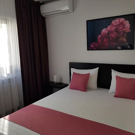 Mary Apartment Галац Екстер'єр фото