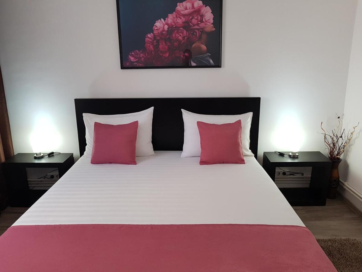 Mary Apartment Галац Екстер'єр фото