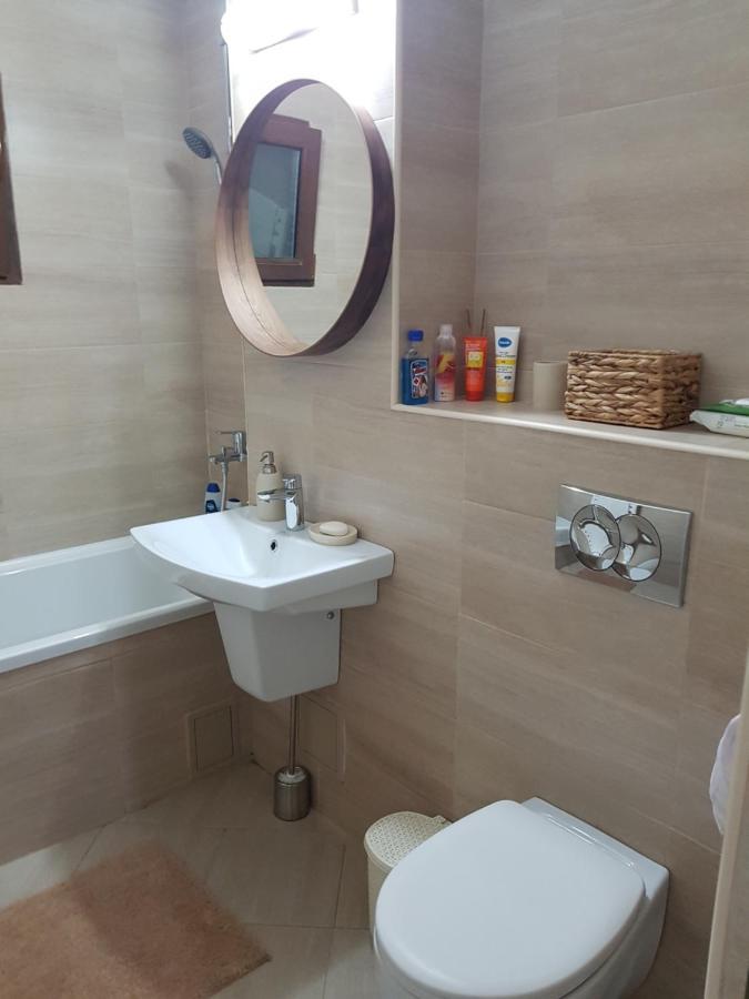 Mary Apartment Галац Екстер'єр фото